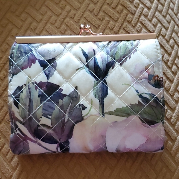 Buxton beautiful wallet - Picture 2 of 10